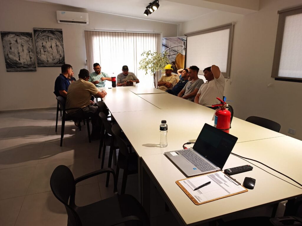 Servicios whatsapp image 2025 11 16 at 12.11.35